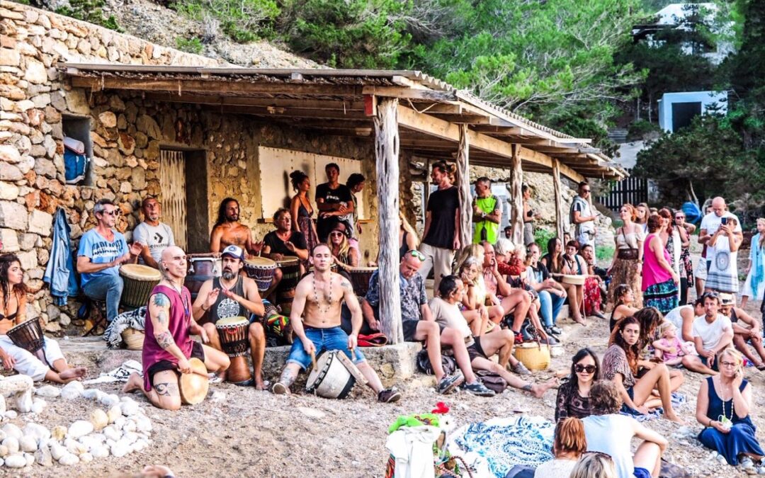 Spanje- Ibiza – Strand , Hippie drums en Zonsondergang